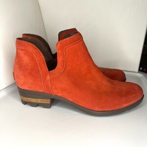 Sorel Women's Size 8.5 Rust Red Suede “Lolla Cut-out” Ankle Boots